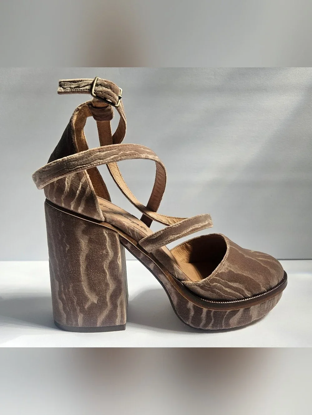 Free People Velvet Remi Platform Size7 EU 37
